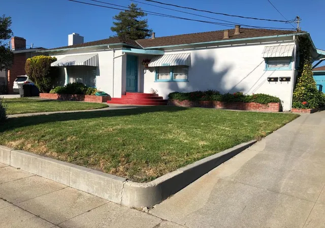 Photo 1 of Sale Pending at 1006 Seabright Ave, Santa Cruz, CA 95062 | MLS# ML82052564 | Listing updated on 2026-10-06