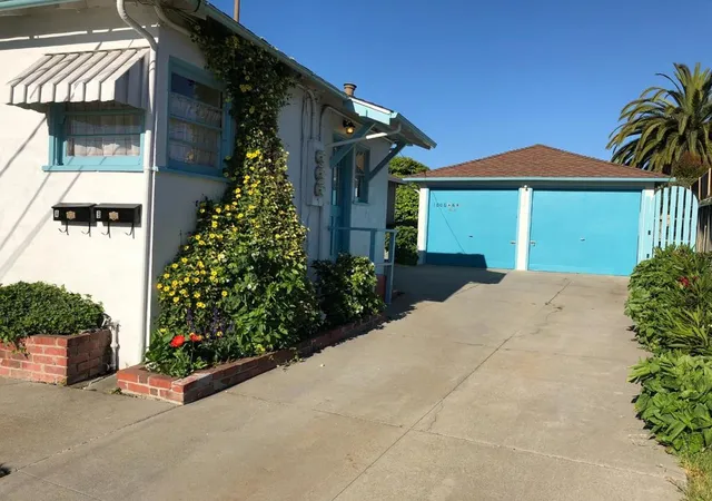 Photo 2 of Sale Pending at 1006 Seabright Ave, Santa Cruz, CA 95062 | MLS# ML82052564 | Listing updated on 2026-10-06