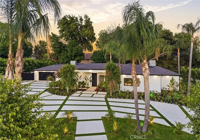 Photo 1 of Single family home for sale at 8400 White Oak, Northridge, CA 91325 | MLS# SR26141244 | Listing updated on 2026-09-13