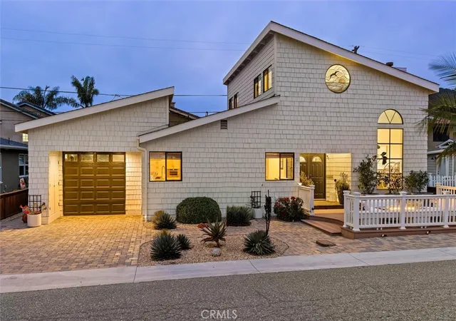 Photo 3 of Single family home for sale at 250 Castaic Ave, Pismo Beach, CA 93449 | MLS# PI26133752 | Listing updated on 2026-09-28