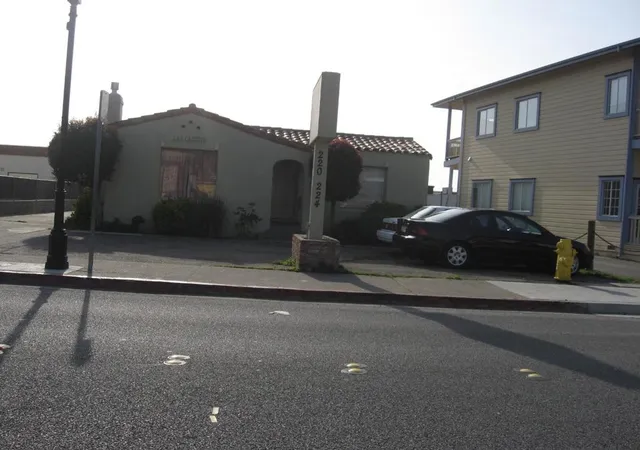 3rd image of 220 Main St, Half Moon Bay, CA 94019 | MLS# ML82052572