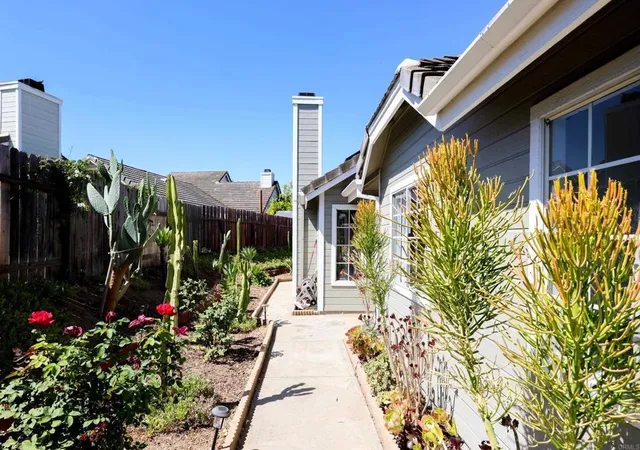 2nd image of 10402 Rancho Carmel Dr, San Diego, CA 92128 | MLS# PTP2604930