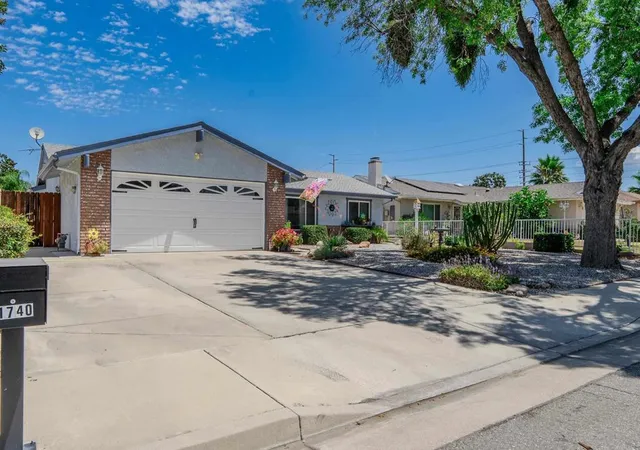 Homes for sale in Hemet, CA | 1740 Walden Ln, Hemet, CA 92545 | MLS# PTP2604934