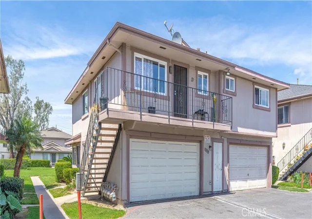 Photo 2 of Sale Pending at 1009 S Mantle #138B, Santa Ana, CA 92705 | MLS# OC26141269 | Listing updated on 2026-09-17