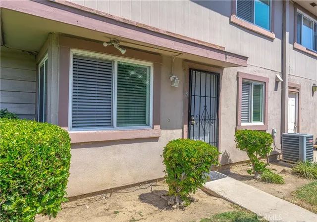 Photo 3 of Sale Pending at 1009 S Mantle #138B, Santa Ana, CA 92705 | MLS# OC26141269 | Listing updated on 2026-09-17