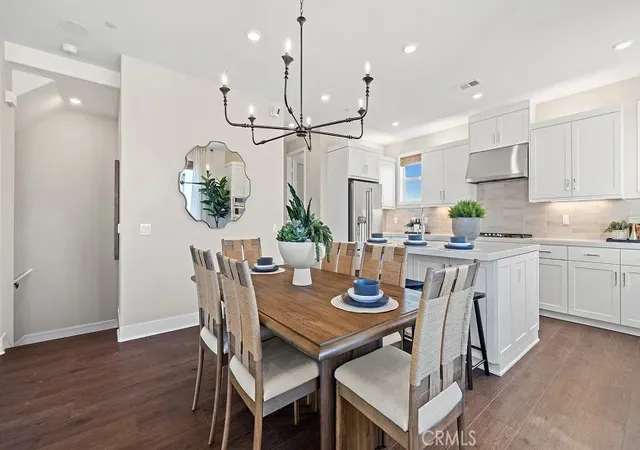 Listing Photo 5 - Condo for sale in building located at 817 Sonia, Irvine, CA 92618