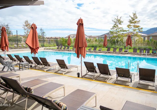31st image of 425 Eureka Dr, Santa Paula, CA 93060 | MLS# V1-37286