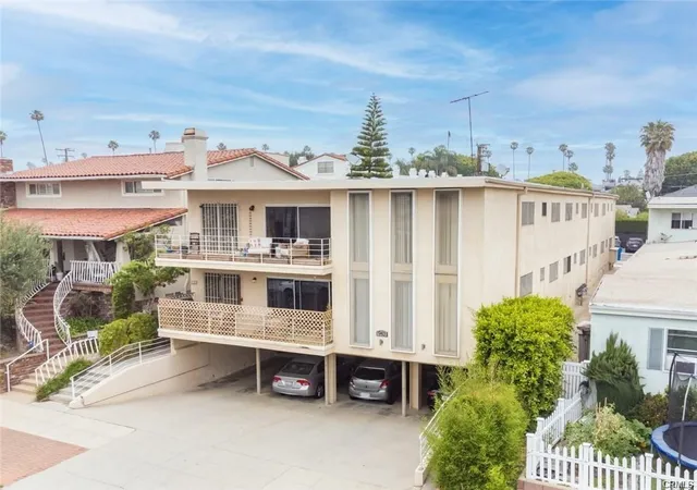 Photo 3 of Multi family home for sale at 943 19th, Santa Monica, CA 90403 | MLS# SR26140538 | Listing updated on 2026-06-29