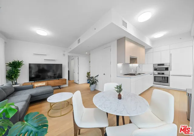 Photo 4 of Condo for sale at 877 Francisco St #1128, Los Angeles, CA 90017 | MLS# 26853685 | Listing updated on 2026-07-07