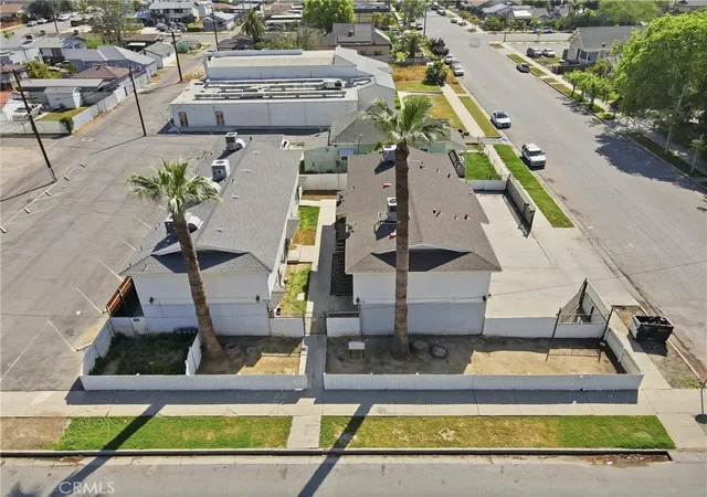 2nd image of 1401 Baker, Bakersfield, CA 93305 | MLS# OC26141459