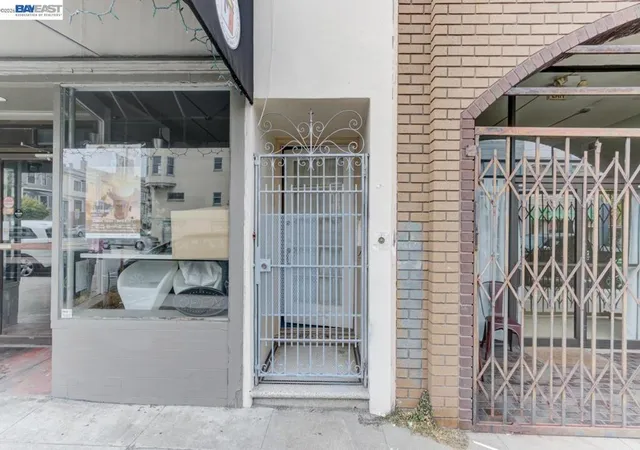 3rd image of 558 560 Balboa St, San Francisco, CA 94118 | MLS# 41140029