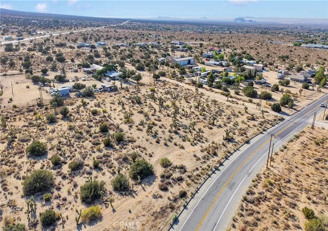 5th image of 875 Locust Rd, Pinon Hills, CA 92372 | MLS# HD26136371