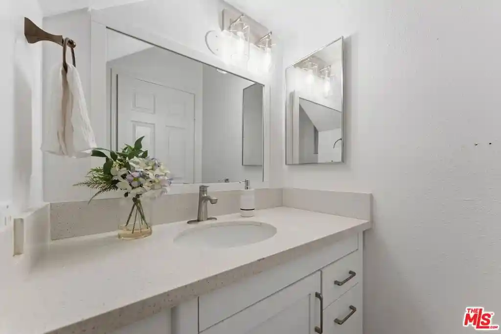 Listing Photo 43 - Condo for sale in 1436 20Th St located at 1436 20Th St, Santa Monica, CA 90404 - Unit 1436 20th Street