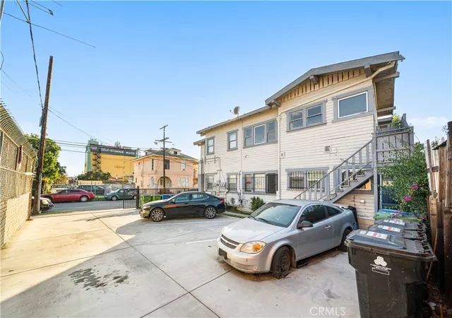Photo 3 of House for sale at 1425 W 18th Street #4, Los Angeles, CA 90006 | MLS# TR26135099 | Listing updated on 2026-06-30