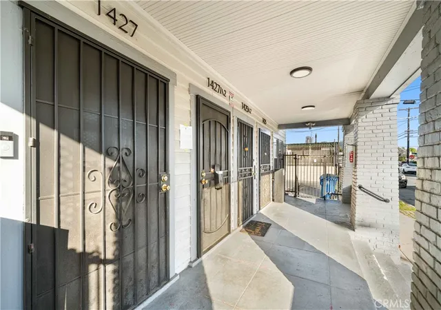 Photo 4 of House for sale at 1425 W 18th Street #4, Los Angeles, CA 90006 | MLS# TR26135099 | Listing updated on 2026-06-30