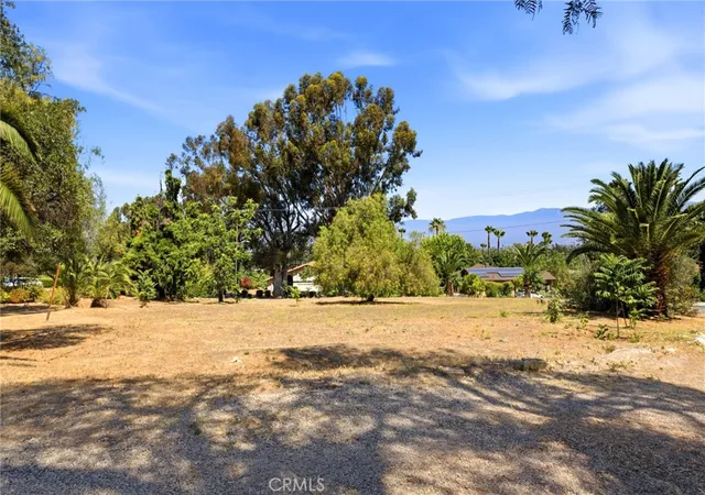 Photo 3 of Single family home for sale at 1464 Pacific St, Redlands, CA 92373 | MLS# IG26140885 | Listing updated on 2026-09-23