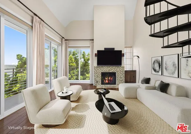 4th image of 1129 Larrabee St, West Hollywood, CA 90069