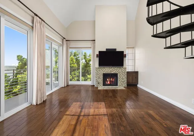 5th image of 1129 Larrabee St, West Hollywood, CA 90069