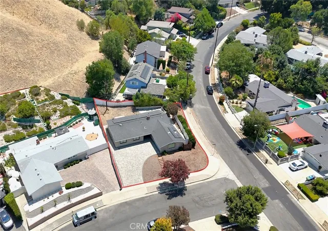 2nd image of 20703 Collins St, Woodland Hills, CA 91367 | MLS# PW26138969