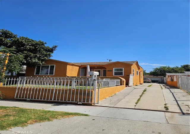 2nd image of 2638 Iowa, South Gate, CA 90280 | MLS# DW26139891