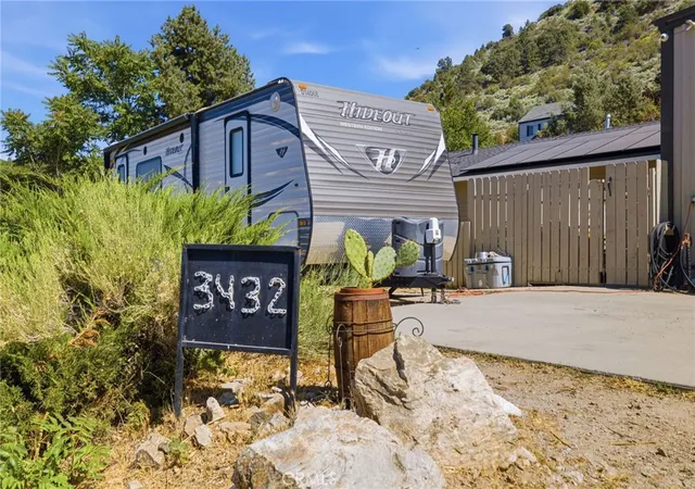 3rd image of 3432 California Trail, Frazier Park, CA 93225 | MLS# SR26141079