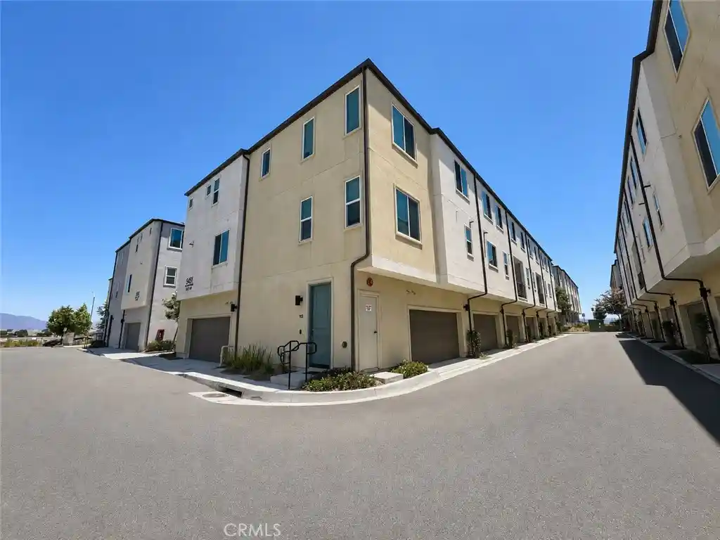 Listing Photo 1 - Condo for sale in 5491 Seacliff located at 5491 Seacliff, San Diego, CA 92154 - Unit #113
