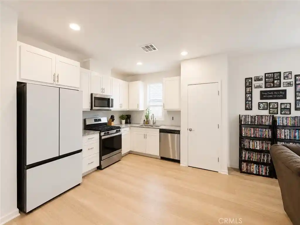 Listing Photo 2 - Condo for sale in 5491 Seacliff located at 5491 Seacliff, San Diego, CA 92154 - Unit #113