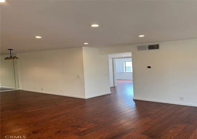 Photo 3 of Condo for sale at 17800 Burbank #204, Encino, CA 91316 | MLS# PW26141127 | Listing updated on 2026-09-18