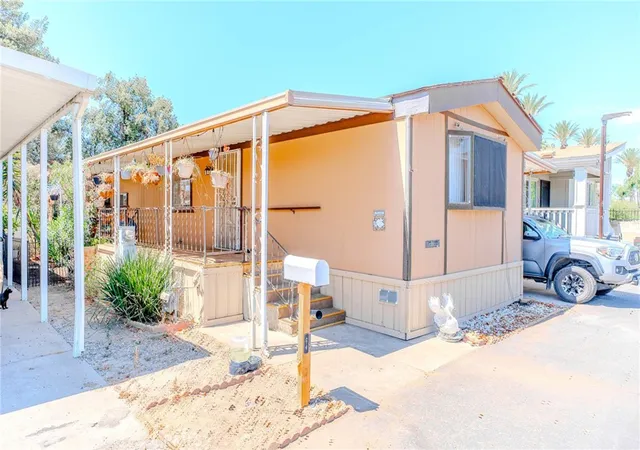 Homes for sale in Hemet, CA | 675 W Oakland Ave #G-4, Hemet, CA 92543 | MLS# SW26141728