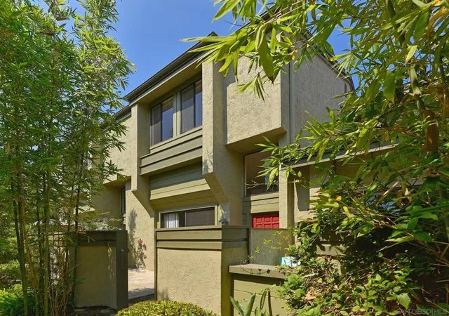 3rd image of 3211 Caminito Eastbluff #9, La Jolla, CA 92037 | MLS# 260015826SD