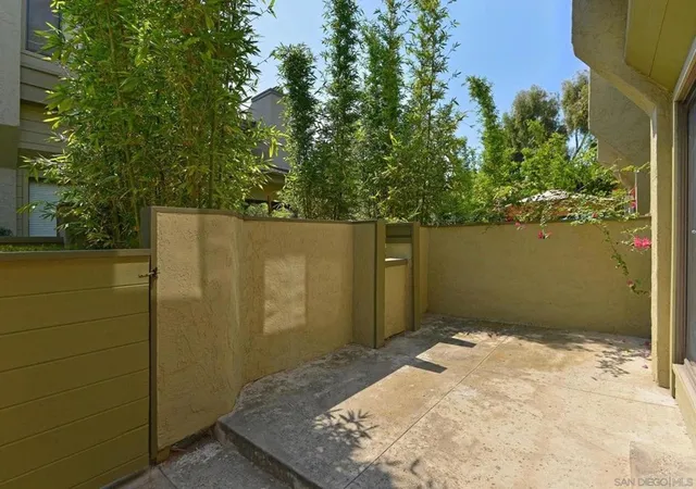4th image of 3211 Caminito Eastbluff #9, La Jolla, CA 92037 | MLS# 260015826SD