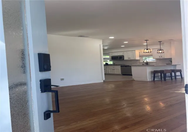 Photo 2 of Single family home for sale at 1735 Los Robles Dr, Bakersfield, CA 93306 | MLS# SR26141835 | Listing updated on 2026-09-13
