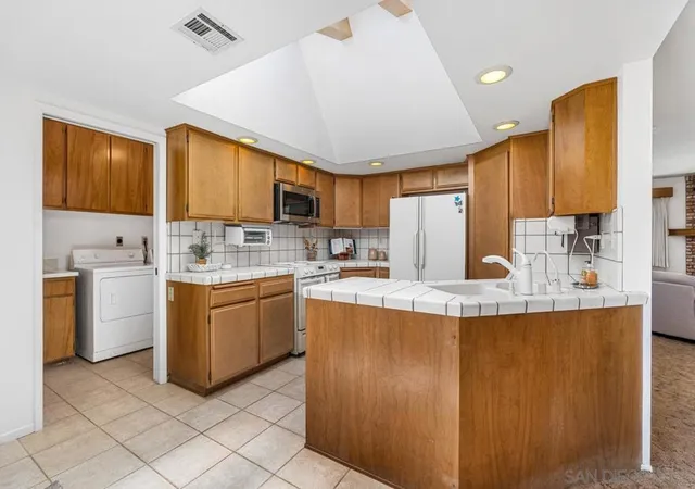 Photo 3 of Single family home for sale at 12450 Algonquin Rd, Apple Valley, CA 92308 | MLS# 260015834SD | Listing updated on 2026-09-26