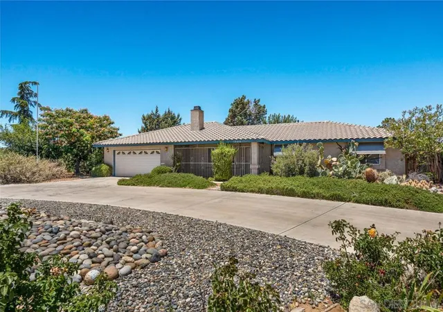 Photo 4 of Single family home for sale at 12450 Algonquin Rd, Apple Valley, CA 92308 | MLS# 260015834SD | Listing updated on 2026-09-26