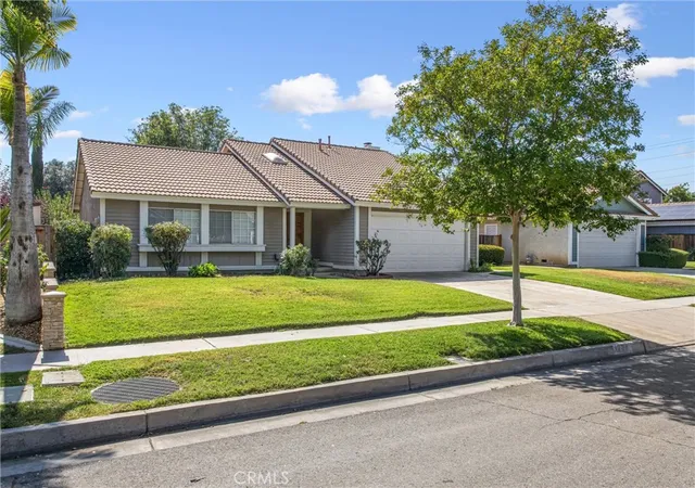 3rd image of 1227 Darlene Ct, Redlands, CA 92374 | MLS# IG26141898