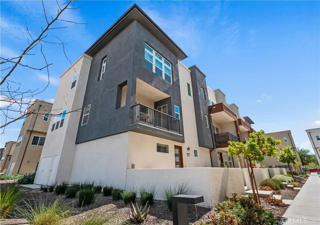 Photo 1 of Townhouse for sale at 27013 Hummingbird Ln, Valencia, CA 91381 | MLS# SR26139514 | Listing updated on 2026-09-09