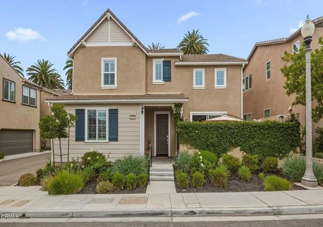 Photo 1 of Single family home for sale at 400 Tibbetts St, Santa Paula, CA 93060 | MLS# V1-37298 | Listing updated on 2026-09-30