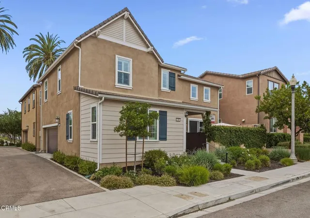 Photo 2 of Single family home for sale at 400 Tibbetts St, Santa Paula, CA 93060 | MLS# V1-37298 | Listing updated on 2026-09-30