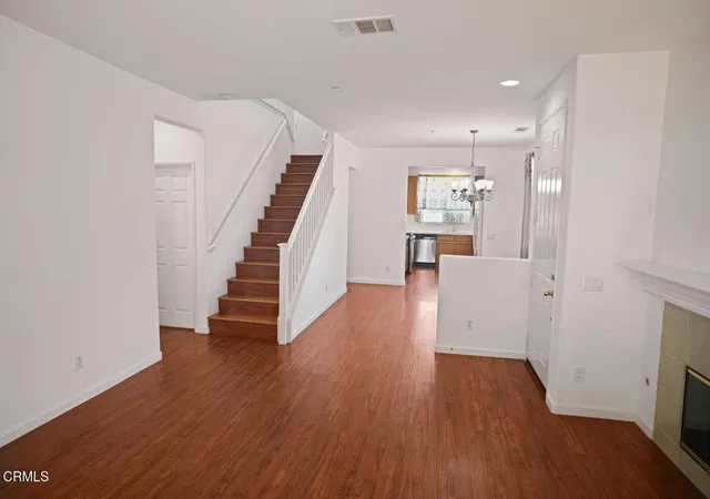 Listing Photo 4 - Condo for sale in building located at 2323 Shakespeare Dr, Oxnard, CA 93033