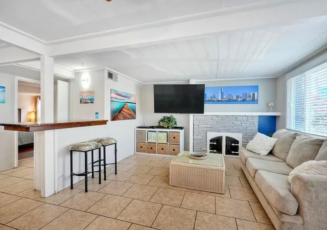 Photo 4 of Multi family home for sale at 809 11 Santa Clara Pl, San Diego, CA 92109 | MLS# 260015854SD | Listing updated on 2026-09-22