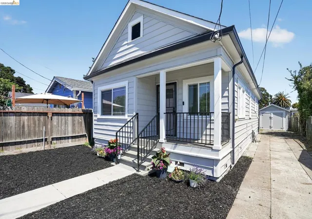 2nd image of 1118 61st Ave, Oakland, CA 94621 | MLS# 41140080