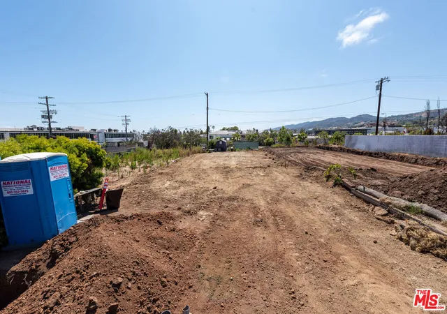 Photo 2 of Land for sale at 1011 Embury St, Pacific Palisades, CA 90272 | MLS# 26853887 | Listing updated on 2026-09-29