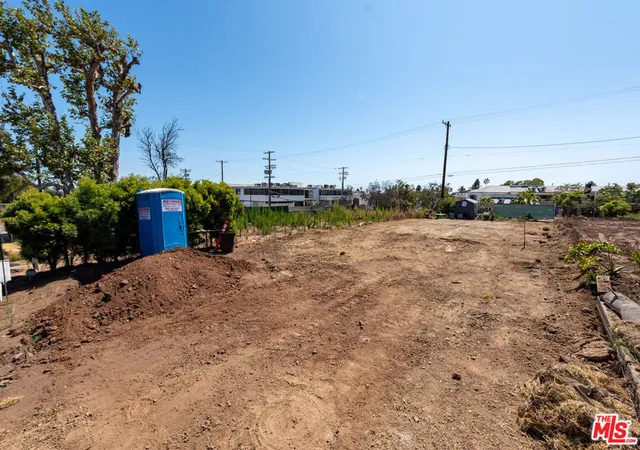 Photo 3 of Land for sale at 1011 Embury St, Pacific Palisades, CA 90272 | MLS# 26853887 | Listing updated on 2026-09-29