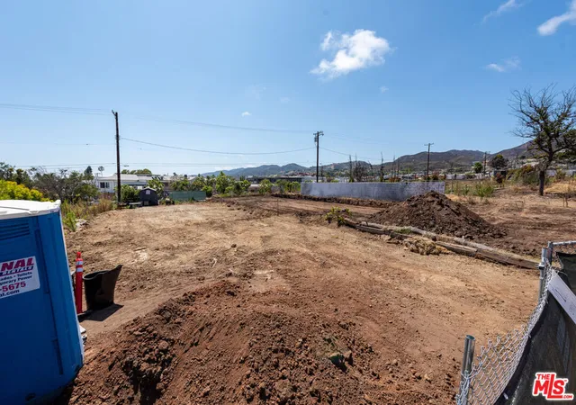 Photo 4 of Land for sale at 1011 Embury St, Pacific Palisades, CA 90272 | MLS# 26853887 | Listing updated on 2026-09-29