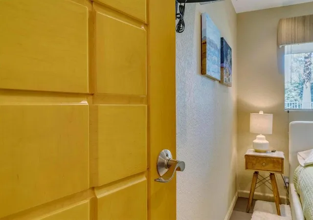 Listing Photo 4 - Condo for sale in building located at 751 N Los Felices W, Palm Springs, CA 92262 - Unit #M118