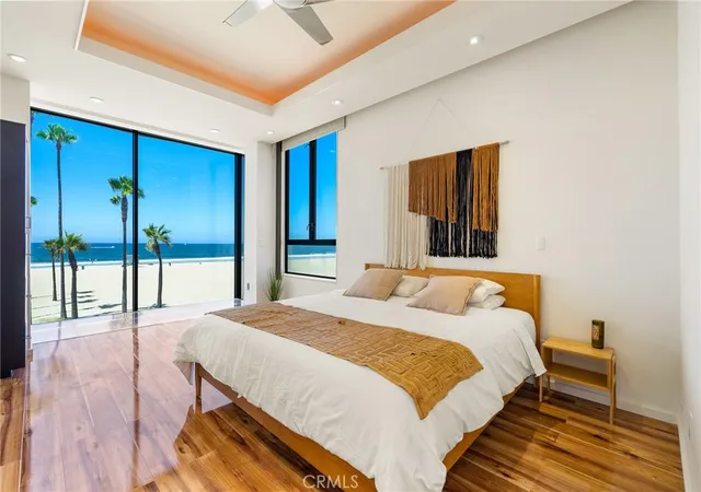Townhouse for sale at 3009 Ocean Front Walk, Venice, CA 90291 | MLS# SR26139097
