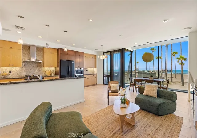 Photo 3 of Townhouse for sale at 3009 Ocean Front Walk, Venice, CA 90291 | MLS# SR26139097 | Listing updated on 2026-08-04