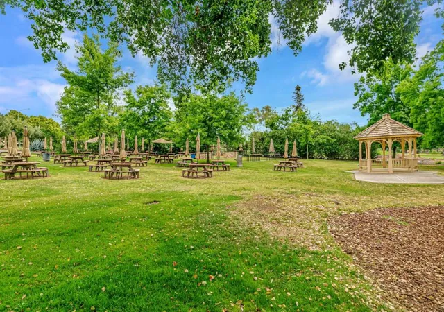 Listing Photo 2 - Condo for sale in building located at 7711 Galloway Dr, San Jose, CA 95135 - Unit #