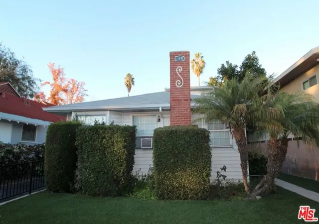 2nd image of 11591 Riverside Dr, North Hollywood, CA 91602 | MLS# 26854173