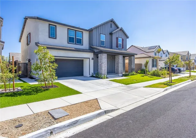 Photo 3 of Sale Pending at 16723 Yarrow Ln, Fontana, CA 92336 | MLS# CV26142281 | Listing updated on 2026-09-29